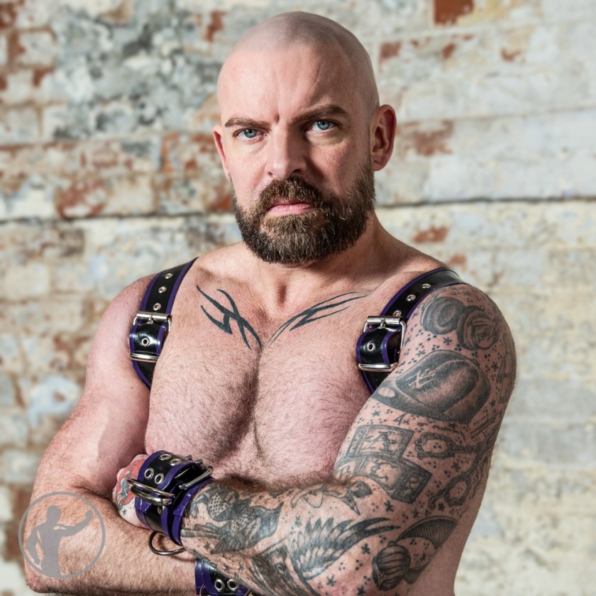 Rubber Shoulder Harness With Trim